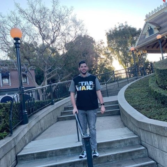 Meet your Posher, Chris - Picture 1 of 1